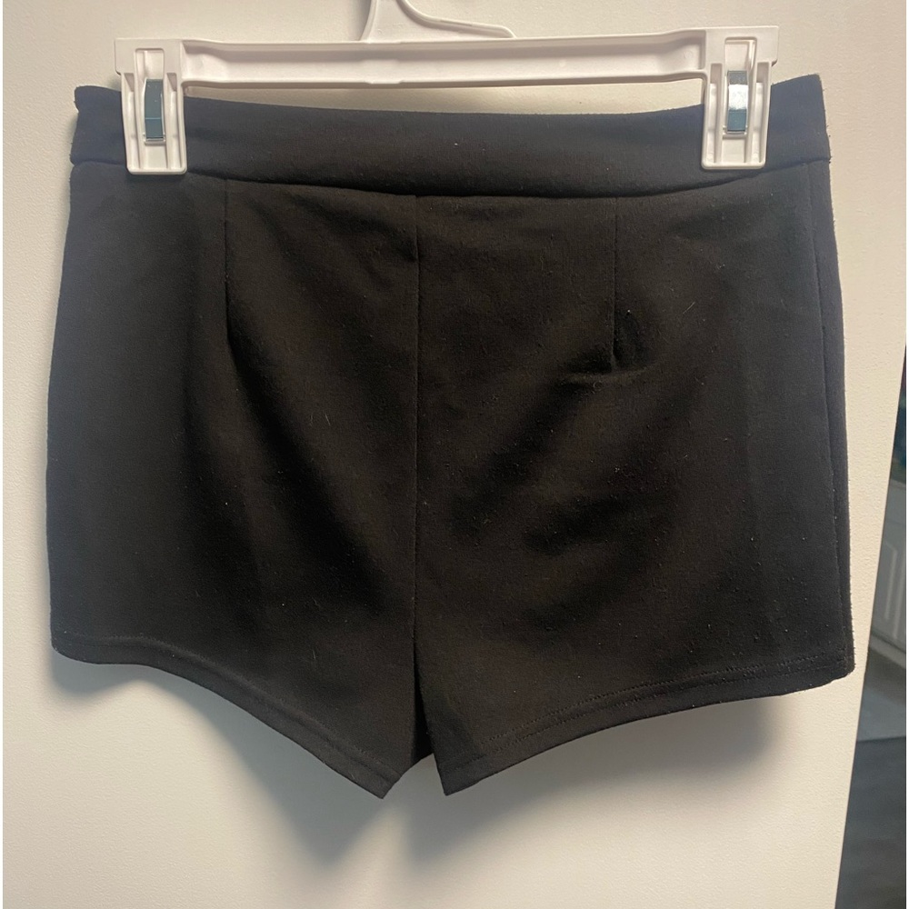 Shorts - Picture 2 of 3
